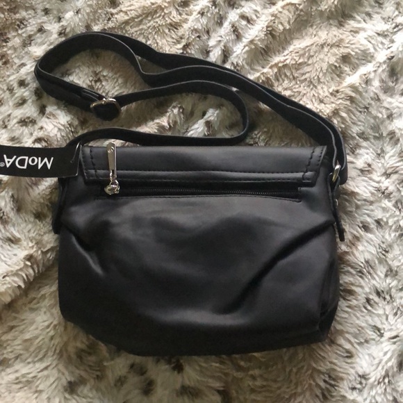 MoDA New York CrossOver Purse Black - Picture 2 of 6